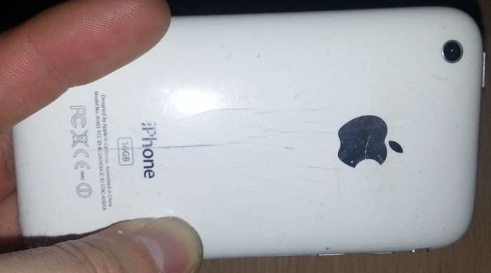 Gehäuse gesprengt wegen geplatzten iPhone Akku